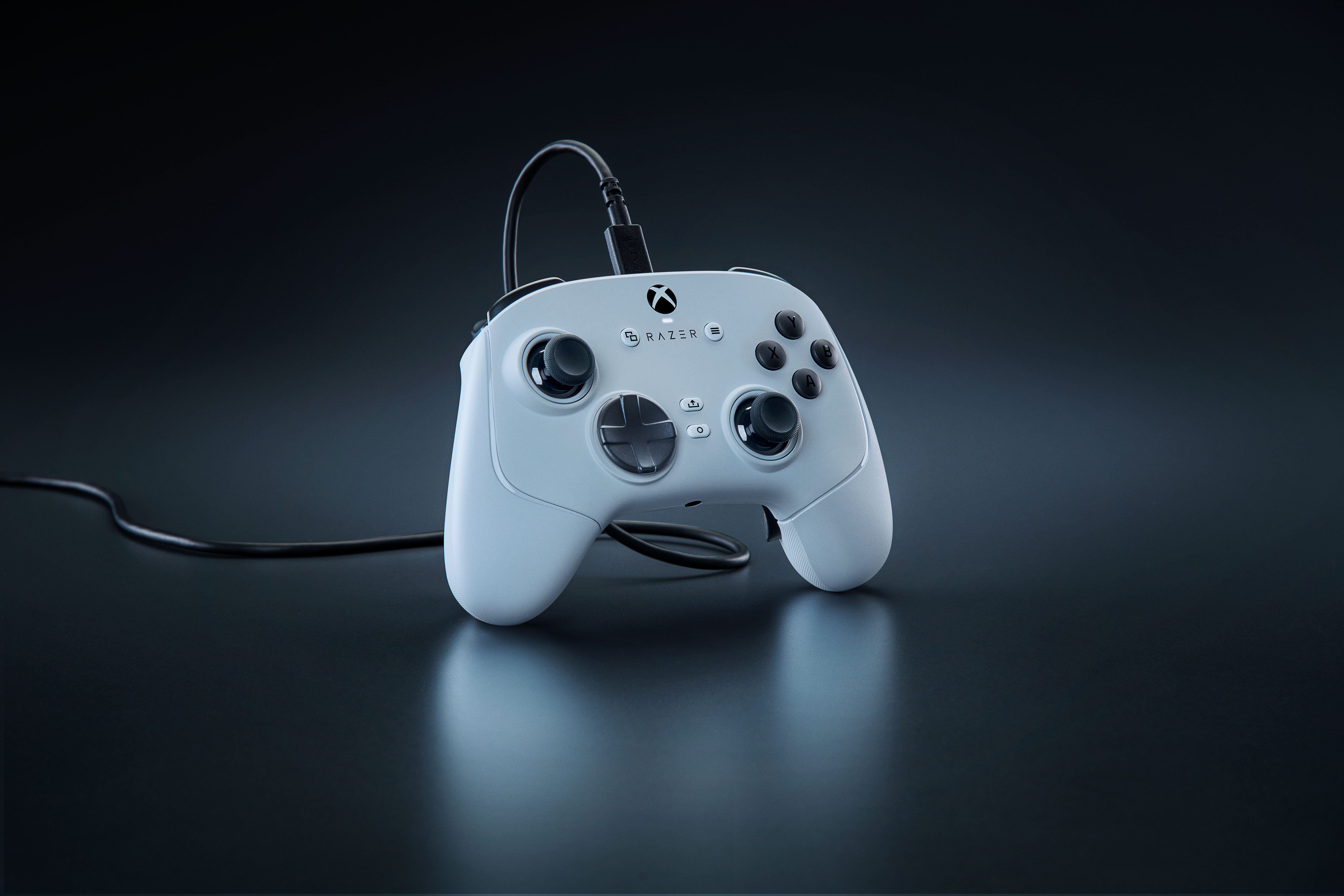 Razer Wolverine V3 Tour. Ed. for Xbox X|S & PC - White